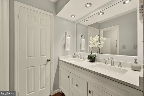 $399,000 | 4551 Interlachen Court, Unit H, Alexandria, VA 22312