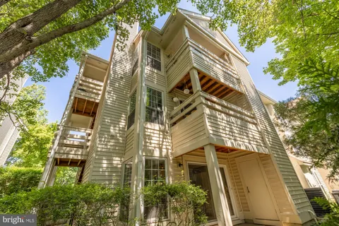 $399,000 | 4551 Interlachen Court, Unit H, Alexandria, VA 22312