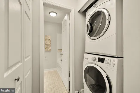 $399,000 | 4551 Interlachen Court, Unit H, Alexandria, VA 22312