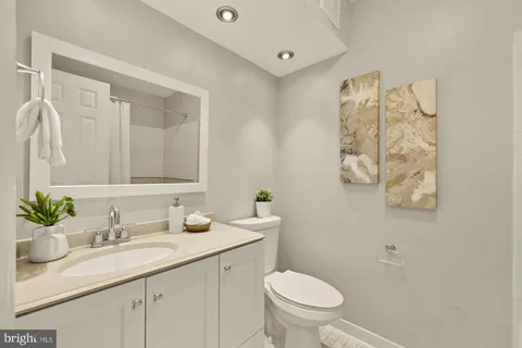 $399,000 | 4551 Interlachen Court, Unit H, Alexandria, VA 22312