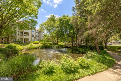 $399,000 | 4551 Interlachen Court, Unit H, Alexandria, VA 22312