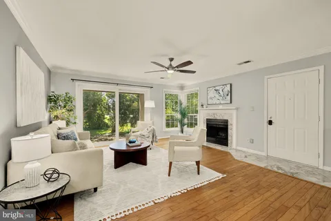 $399,000 | 4551 Interlachen Court, Unit H, Alexandria, VA 22312