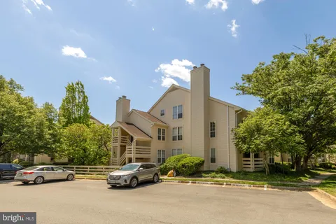 $399,000 | 4551 Interlachen Court, Unit H, Alexandria, VA 22312
