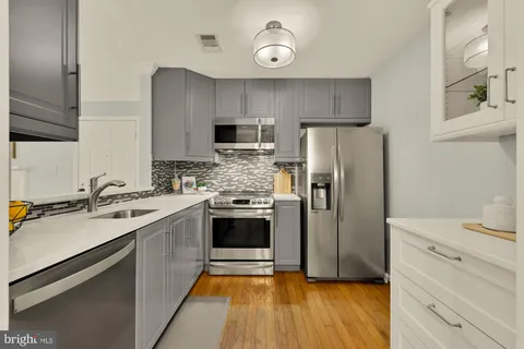 $399,000 | 4551 Interlachen Court, Unit H, Alexandria, VA 22312