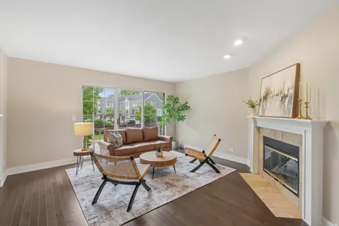 $369,000 | 856 West St Johns Place, Palatine, IL 60067
