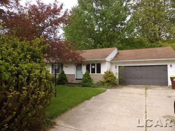 $140,000 | 164 Pleasant Knoll Drive, Adrian, MI 49221
