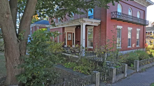 $1,368,000 | 11 Lincoln Street, Brunswick, ME 04011