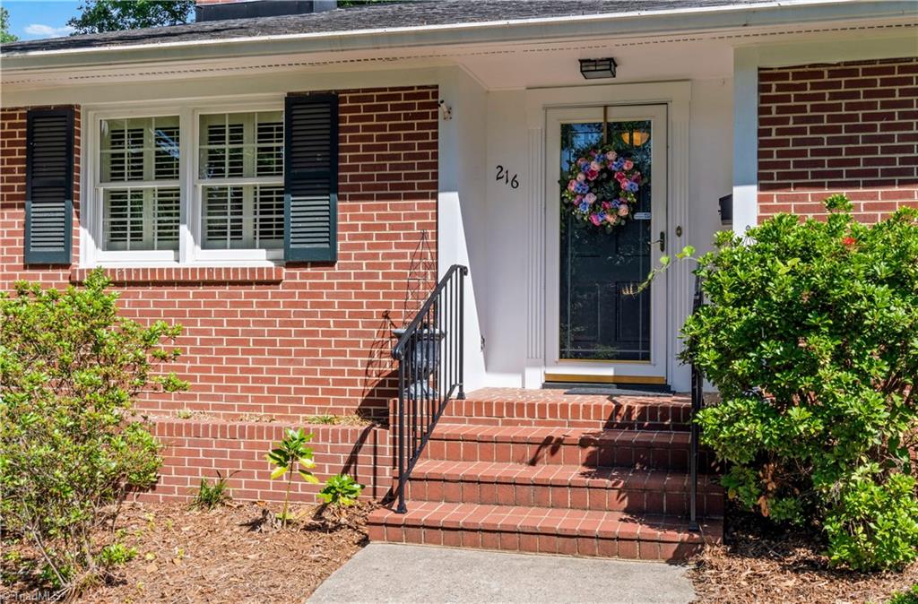 216 South Avalon Road Winston-Salem, NC 27104 - Photo 5 of 47