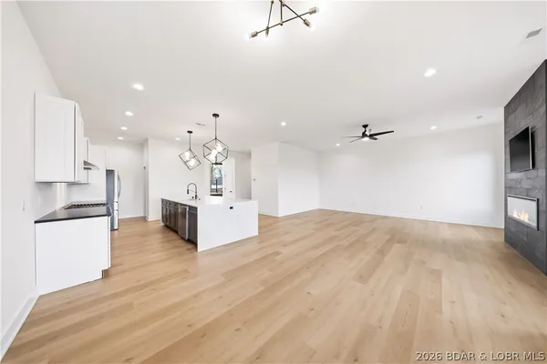 $1,250,000 | 222 Red Bud Road, Lake Ozark, MO 65049