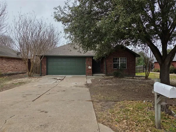 $2,000 | 3156 Lafayette Street, Corsicana, TX 75110