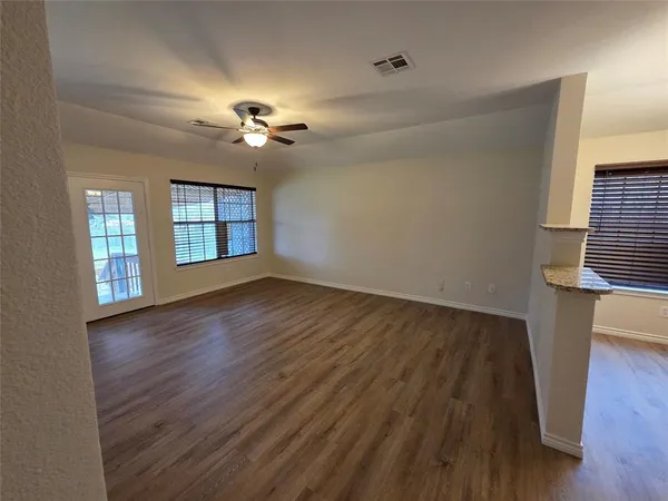 $2,000 | 3156 Lafayette Street, Corsicana, TX 75110