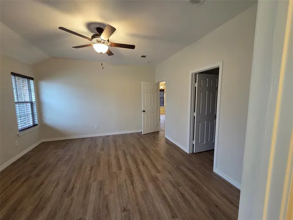 $2,000 | 3156 Lafayette Street, Corsicana, TX 75110