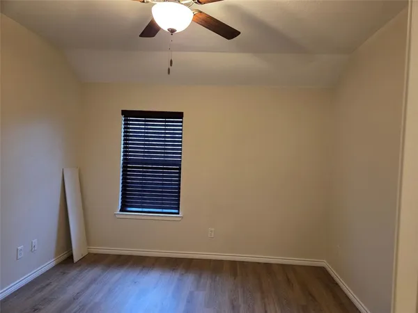 $2,000 | 3156 Lafayette Street, Corsicana, TX 75110