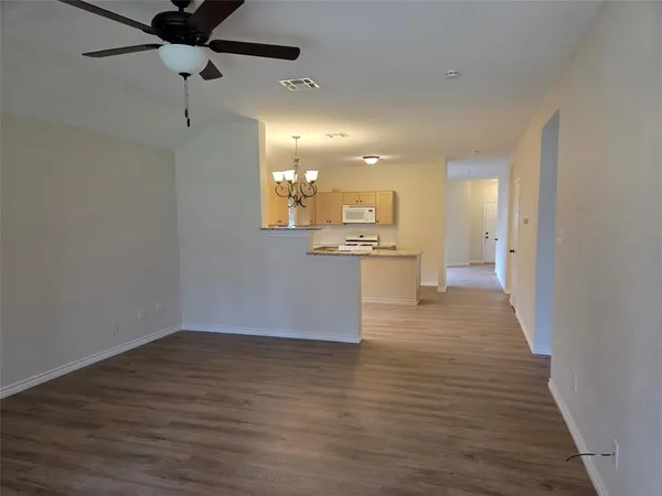 $2,000 | 3156 Lafayette Street, Corsicana, TX 75110