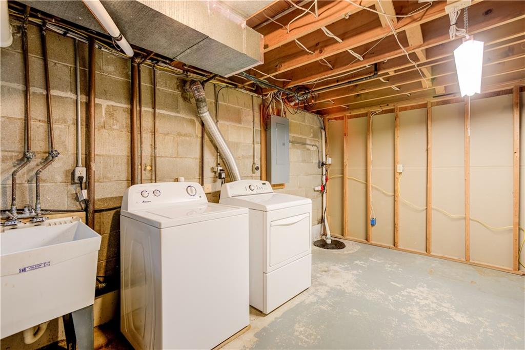 8930 Rexford Road Indianapolis, IN 46260 - Photo 22 of 45 Gallery Image 22