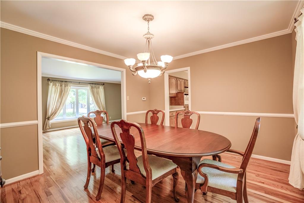 8930 Rexford Road Indianapolis, IN 46260 - Photo 8 of 45 Gallery Image 8