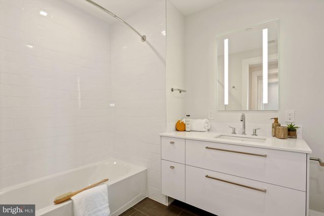 $4,509,000 | 5 Pioneer Mill Way, Unit 502, Alexandria, VA 22314