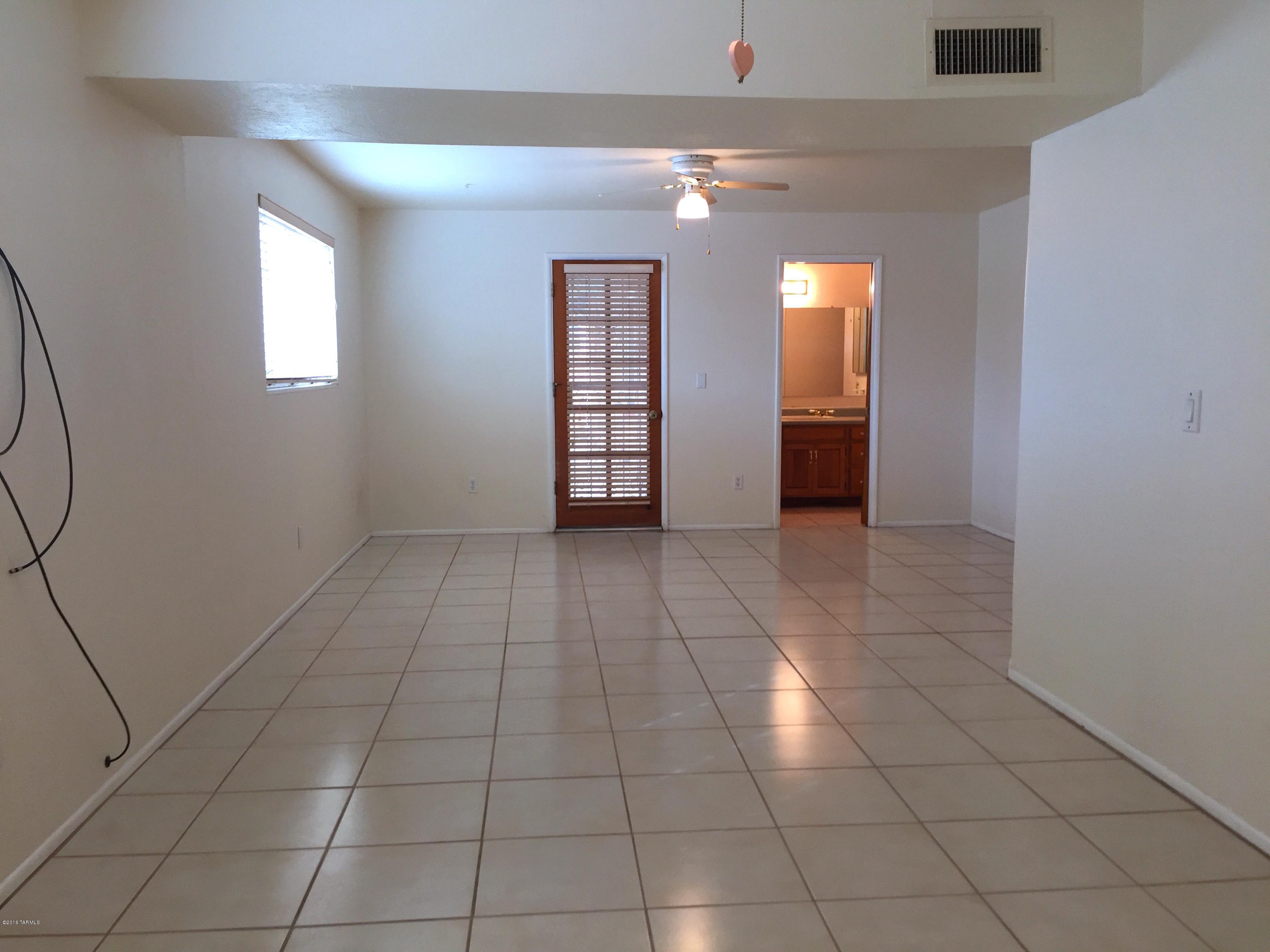 1502 East Greenlee Road Tucson, AZ 85719 - Photo 9 of 16