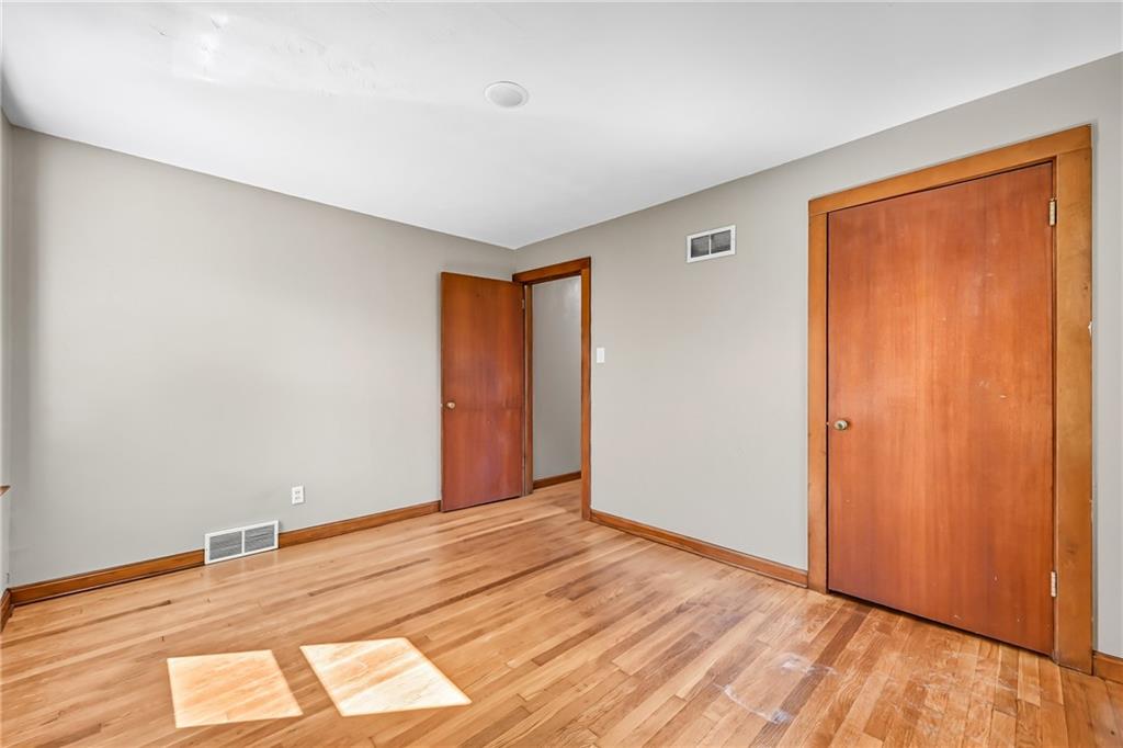 609 Park Avenue Farrell, PA 16121 - Photo 23 of 49 a view of empty room