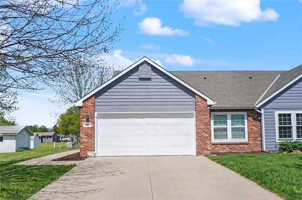 $249,000 | 2004 East 24th Terrace, Lawrence, KS 66046