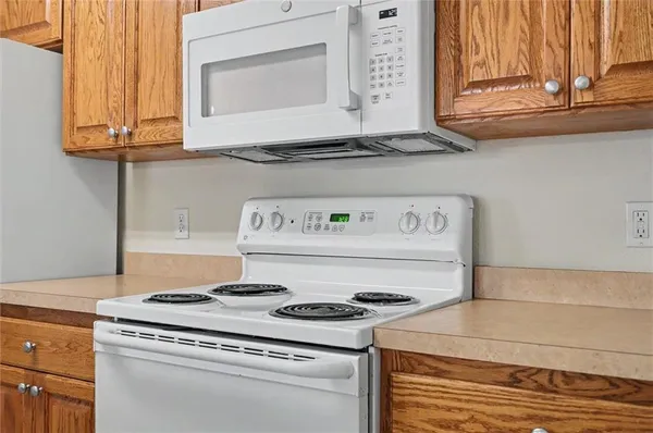 $249,000 | 2004 East 24th Terrace, Lawrence, KS 66046