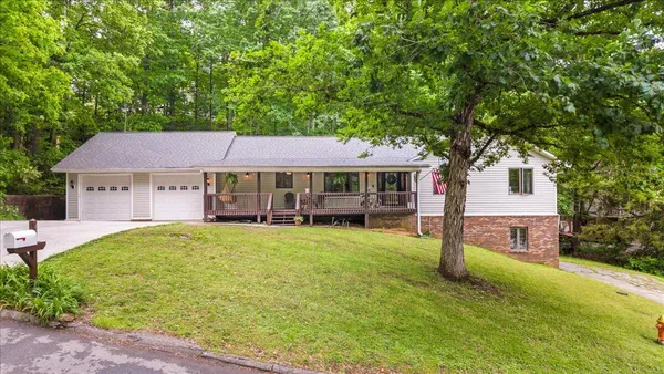 $445,000 | 400 Mapleton Drive Northwest, Cleveland, TN 37312