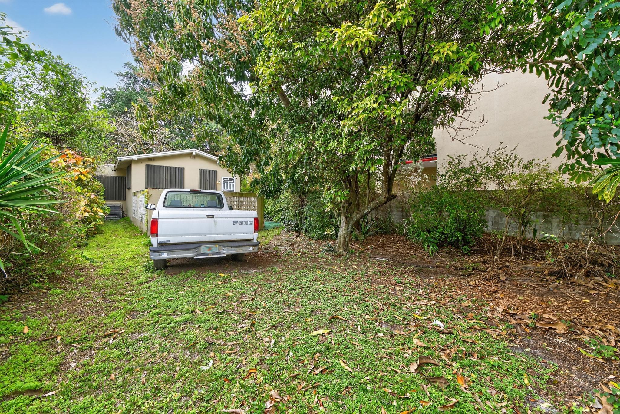 975 Southwest 37th Avenue Miami, FL 33135 - Photo 16 of 18 DSC00788