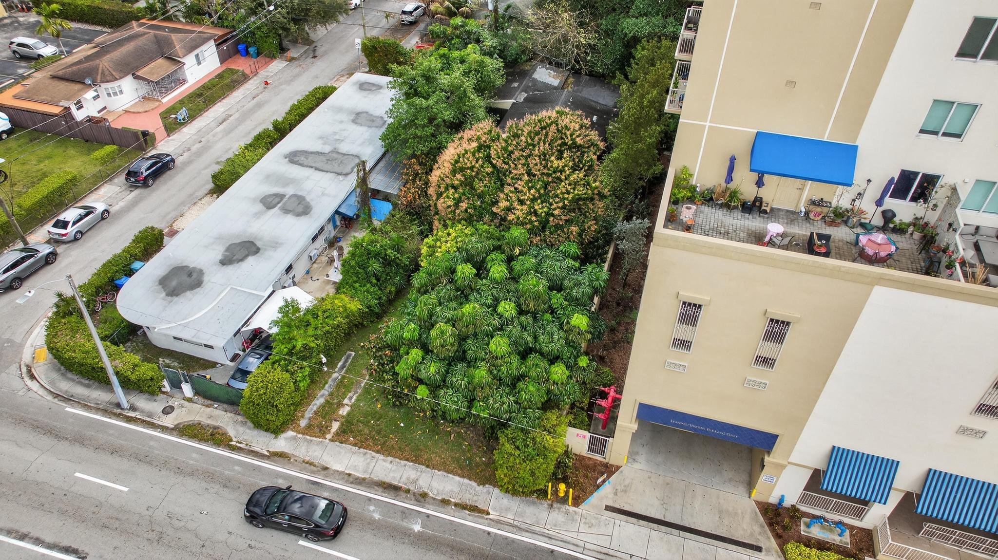 975 Southwest 37th Avenue Miami, FL 33135 - Photo 9 of 18 DJI_0510