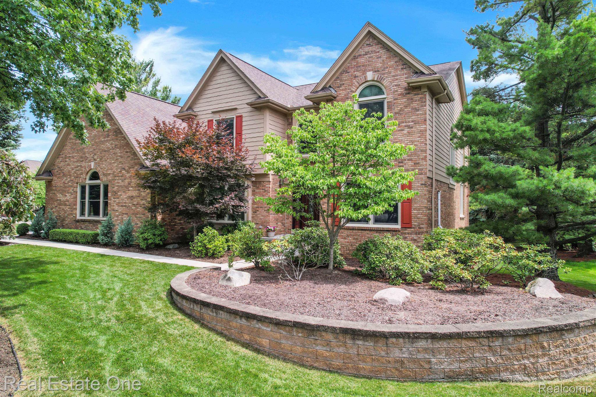 1938 Grayslake Drive Rochester, MI 48306 - Photo 53 of 65 Beutiful landscaping