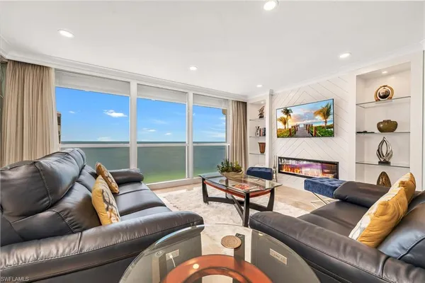 $25,000 | 4401 Gulf Shore Boulevard North, Unit PH3, Naples, FL 34103