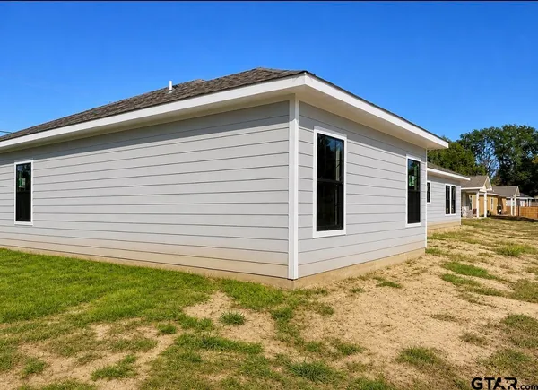 $375,000 | 1400 East 1st Street, Mount Pleasant, TX 75455