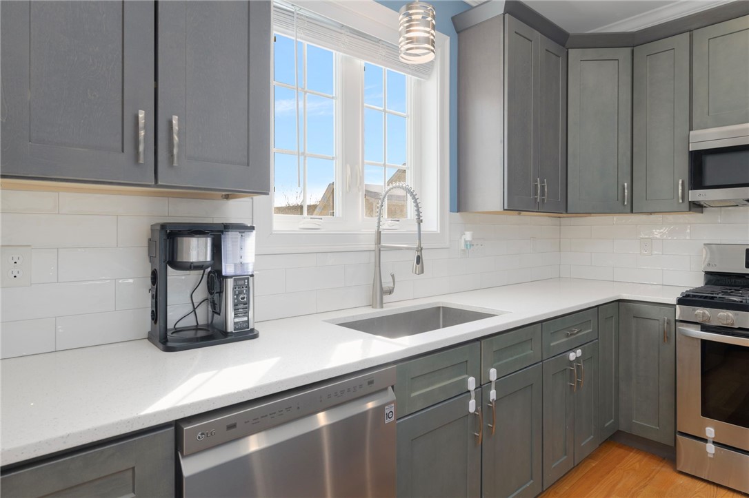 136 Cobble Hill Road Lincoln, RI 02865 - Photo 17 of 35