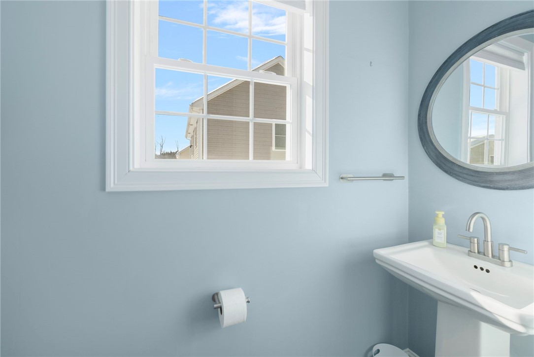 136 Cobble Hill Road Lincoln, RI 02865 - Photo 21 of 35