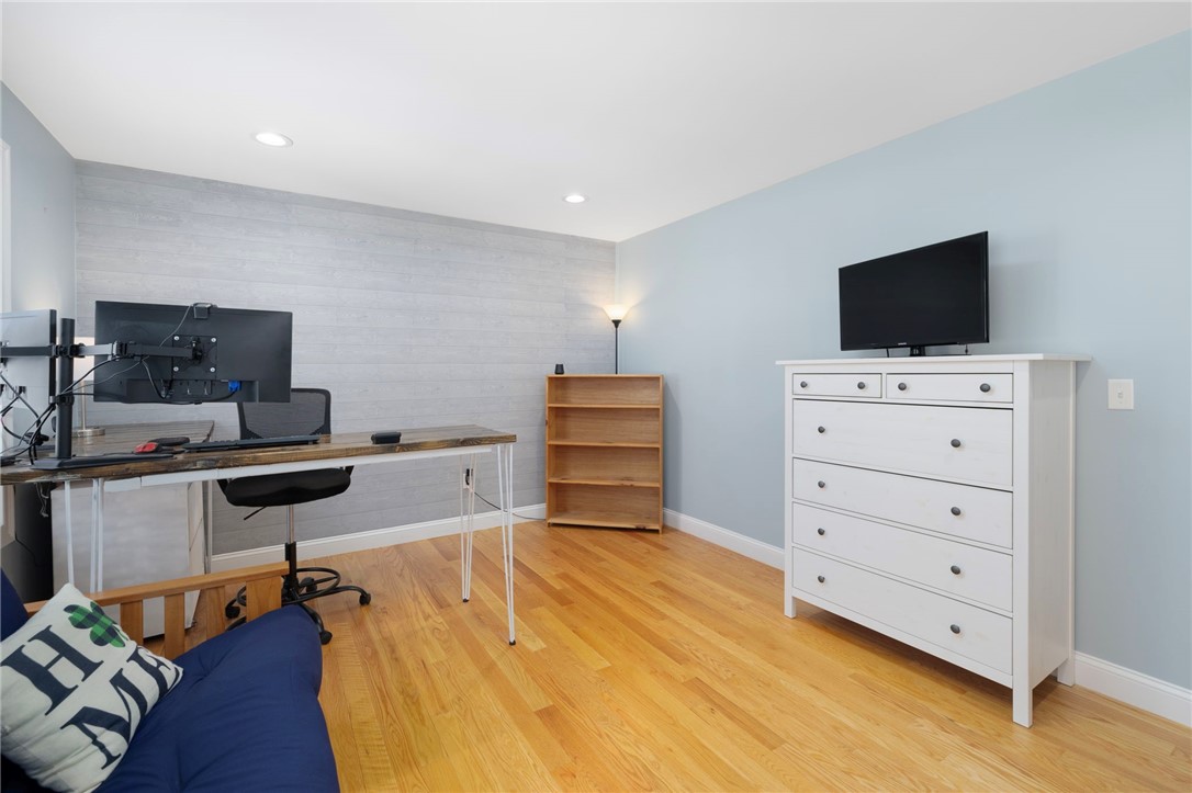 136 Cobble Hill Road Lincoln, RI 02865 - Photo 24 of 35