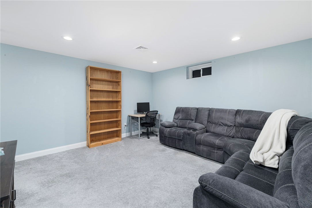 136 Cobble Hill Road Lincoln, RI 02865 - Photo 31 of 35