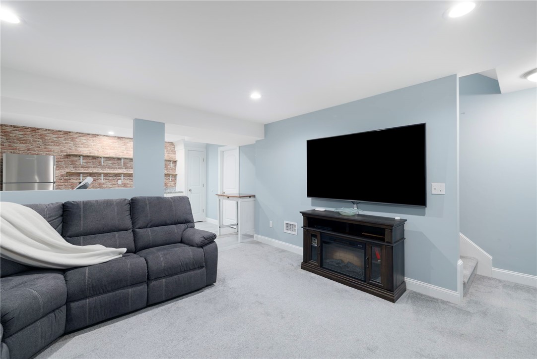 136 Cobble Hill Road Lincoln, RI 02865 - Photo 32 of 35