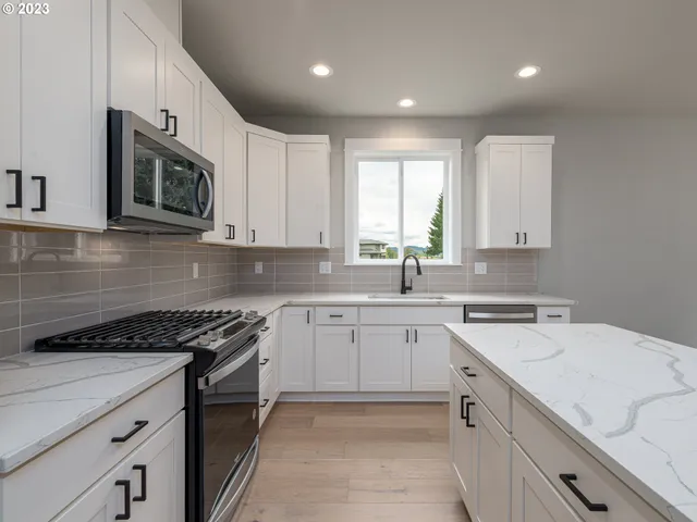 $469,900 | 336 Sunday Drive, Creswell, OR 97426