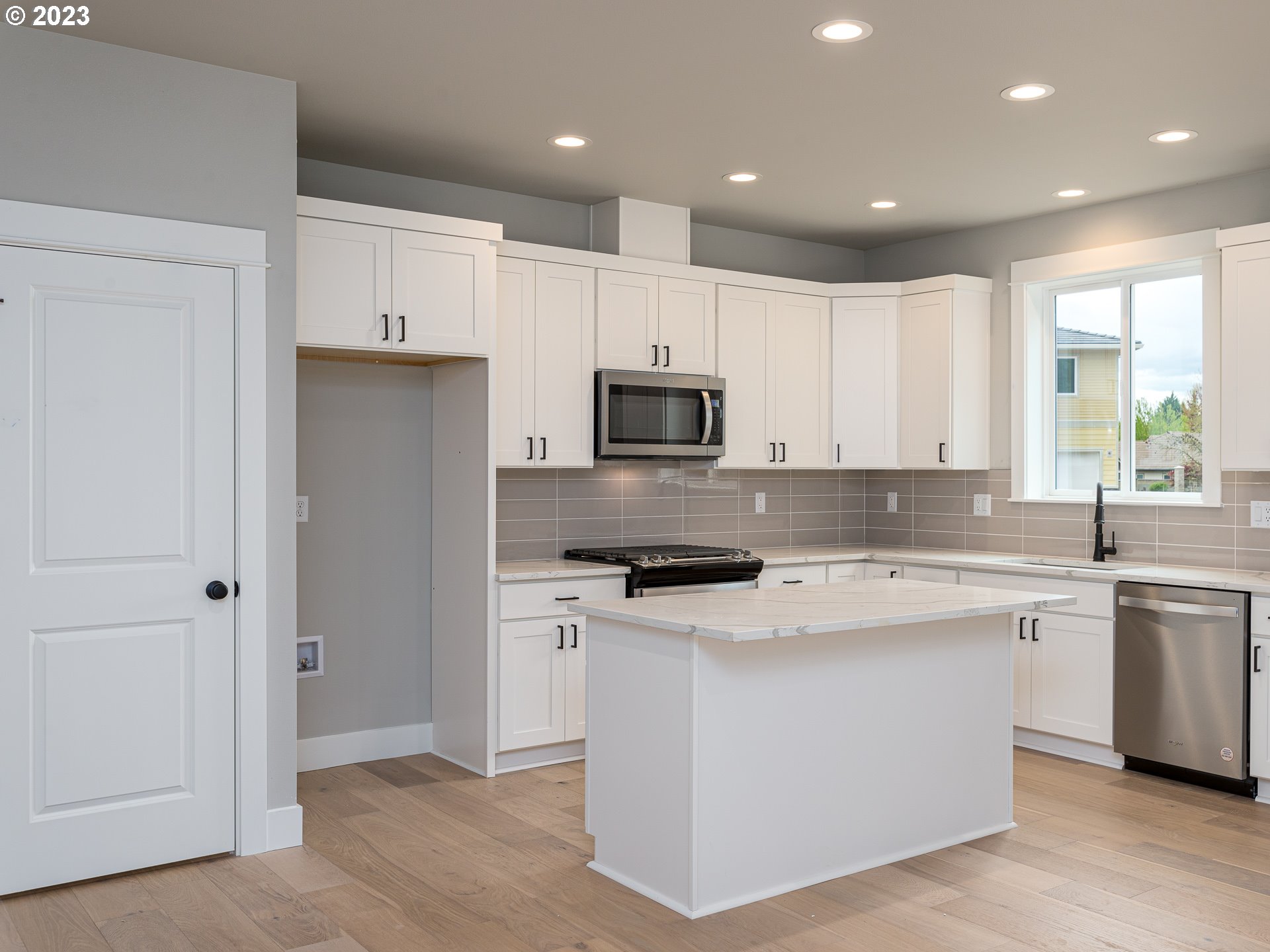 336 Sunday Drive Creswell, OR 97426 - Photo 9 of 40