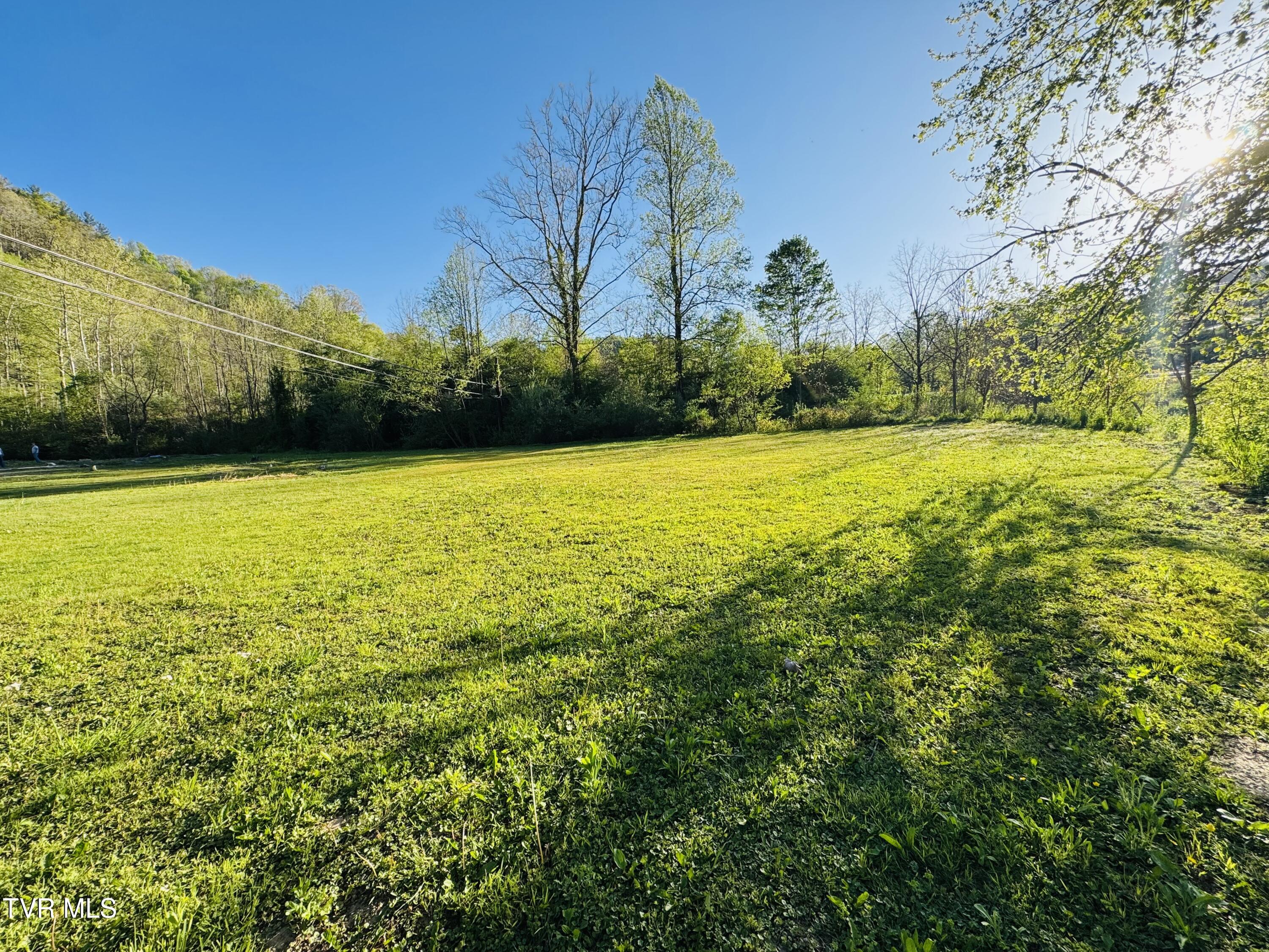 11135 Boggs Hollow Road Pound, VA 24279 - Photo 2 of 11 IMG_3262