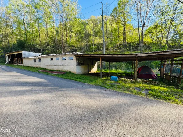 $60,000 | 11135 Boggs Hollow Road, Pound, VA 24279