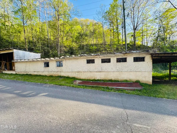 $60,000 | 11135 Boggs Hollow Road, Pound, VA 24279