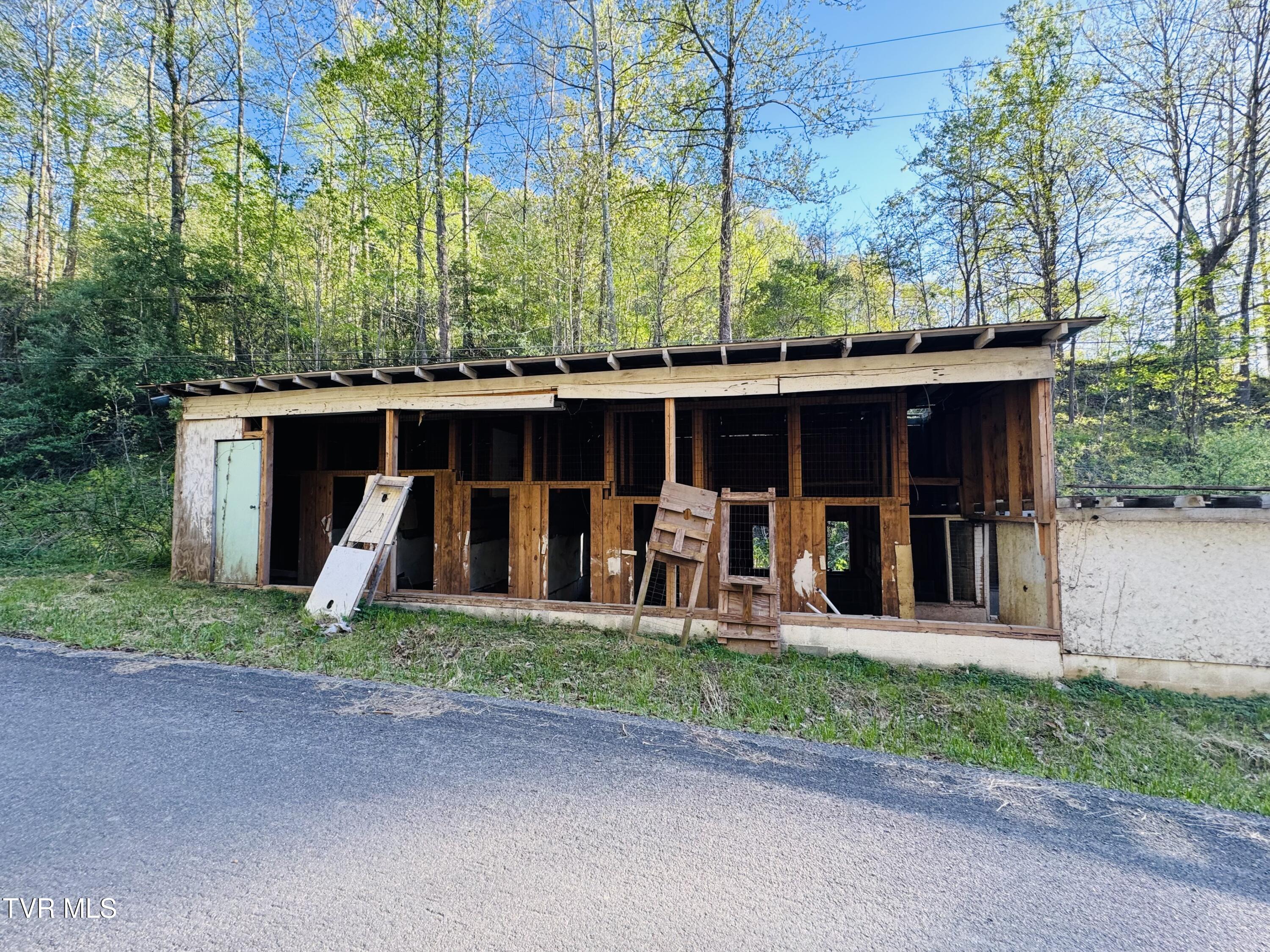 11135 Boggs Hollow Road Pound, VA 24279 - Photo 10 of 11 IMG_3272