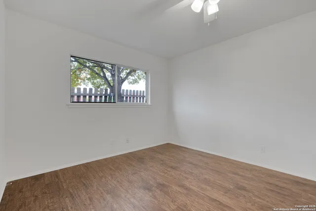 $900 | 600 Gentleman Road, Unit 4, Balcones Heights, TX 78201