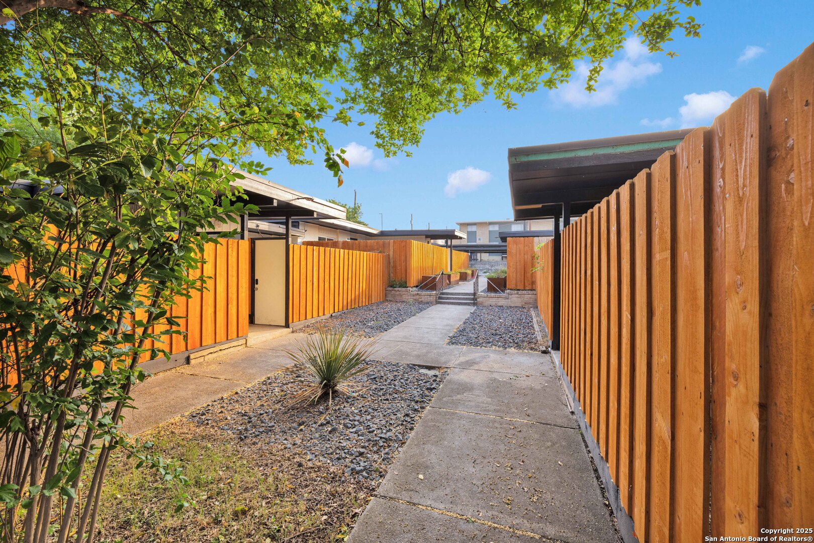 600 Gentleman Road, Unit 4 Balcones Heights, TX 78201 - Photo 3 of 14