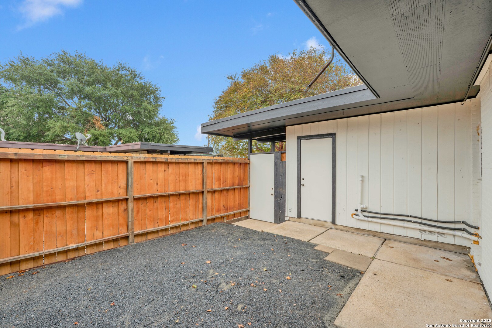 600 Gentleman Road, Unit 4 Balcones Heights, TX 78201 - Photo 4 of 14