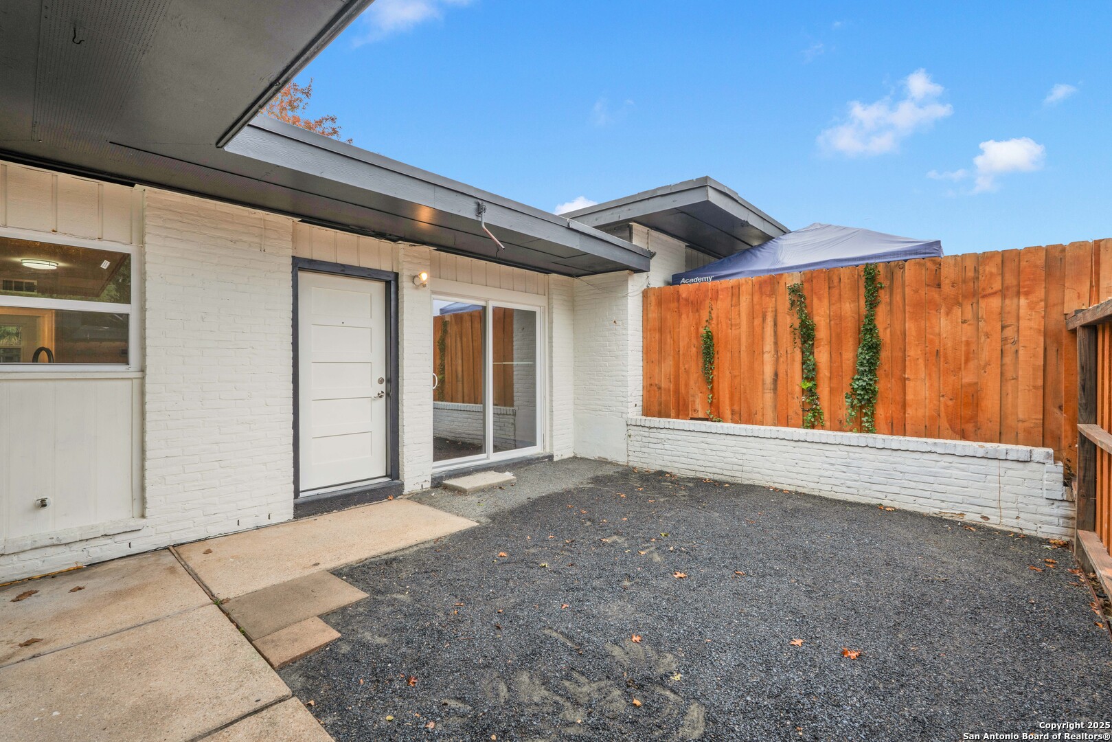 600 Gentleman Road, Unit 4 Balcones Heights, TX 78201 - Photo 5 of 14