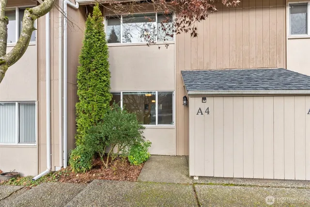 $199,900 | 2300 9th Avenue Southwest, Unit A4, Olympia, WA 98502