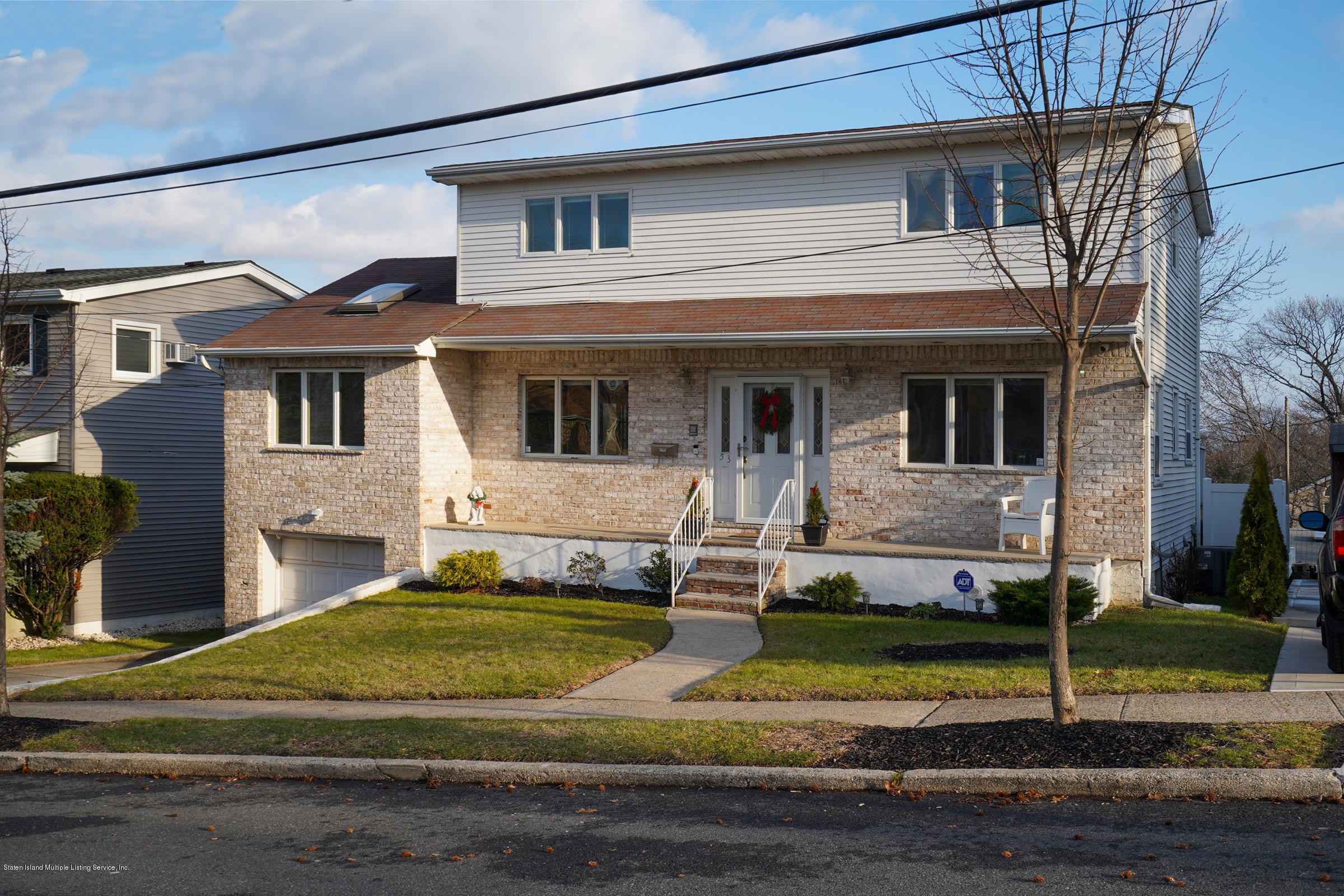 53 Ridge Avenue Staten Island, NY 10304 - Photo 1 of 14 SIMMONS 3