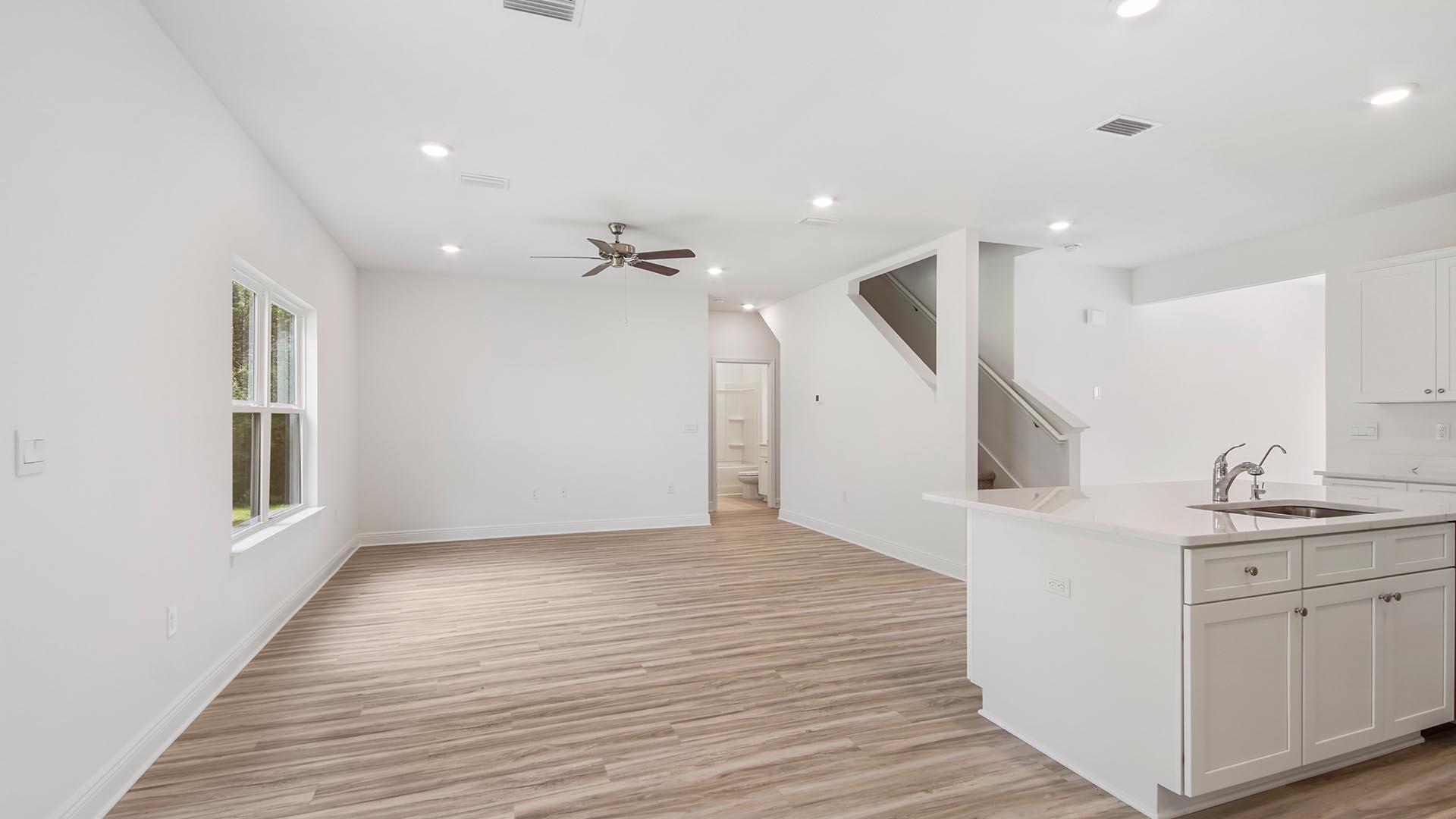 4620 Commander Road Crestview, FL 32539 - Photo 7 of 38 The Carol Interior 8