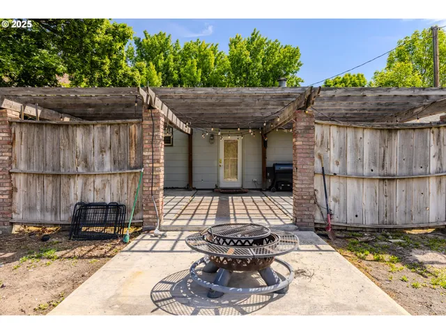 $795,000 | 65358 Highway 74, Ione, OR 97843